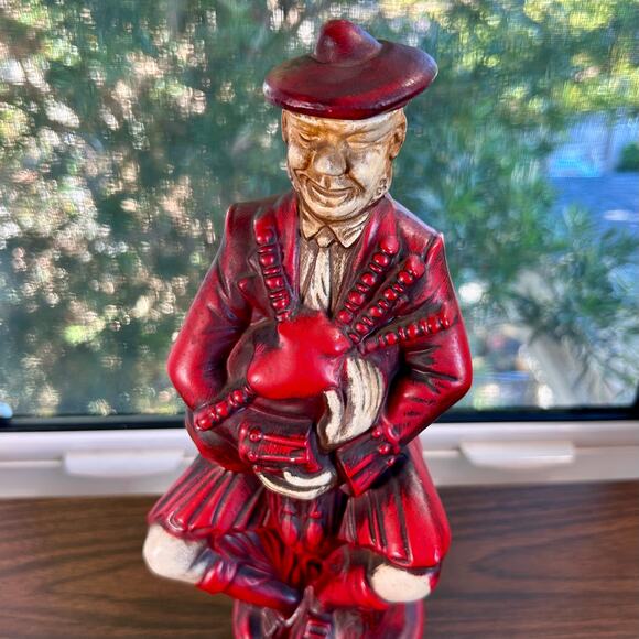Vintage Scottish Bagpiper Figurine – Red Chalkware Musician Statue 12” Tall - Picture 14 of 16